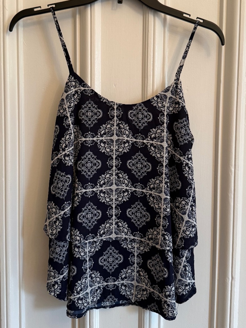 Francesca's Women's Silky Patterned Tank Top - Navy White - Size S